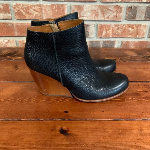 Kork-Ease Natalya Black Leather Comfort Chunky Wedge Ankle Bootie Women's 7 1/2 - Picture 10 of 16